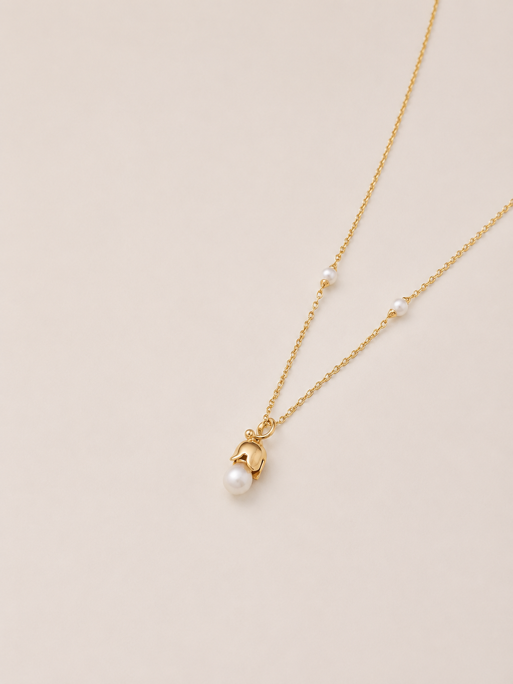 Floating Pearl Necklace