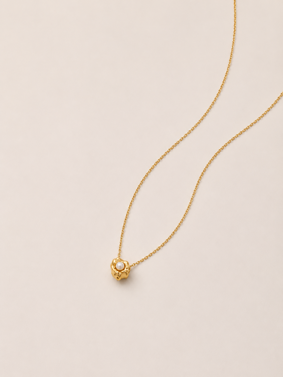Petal Pearl Pendant Necklace