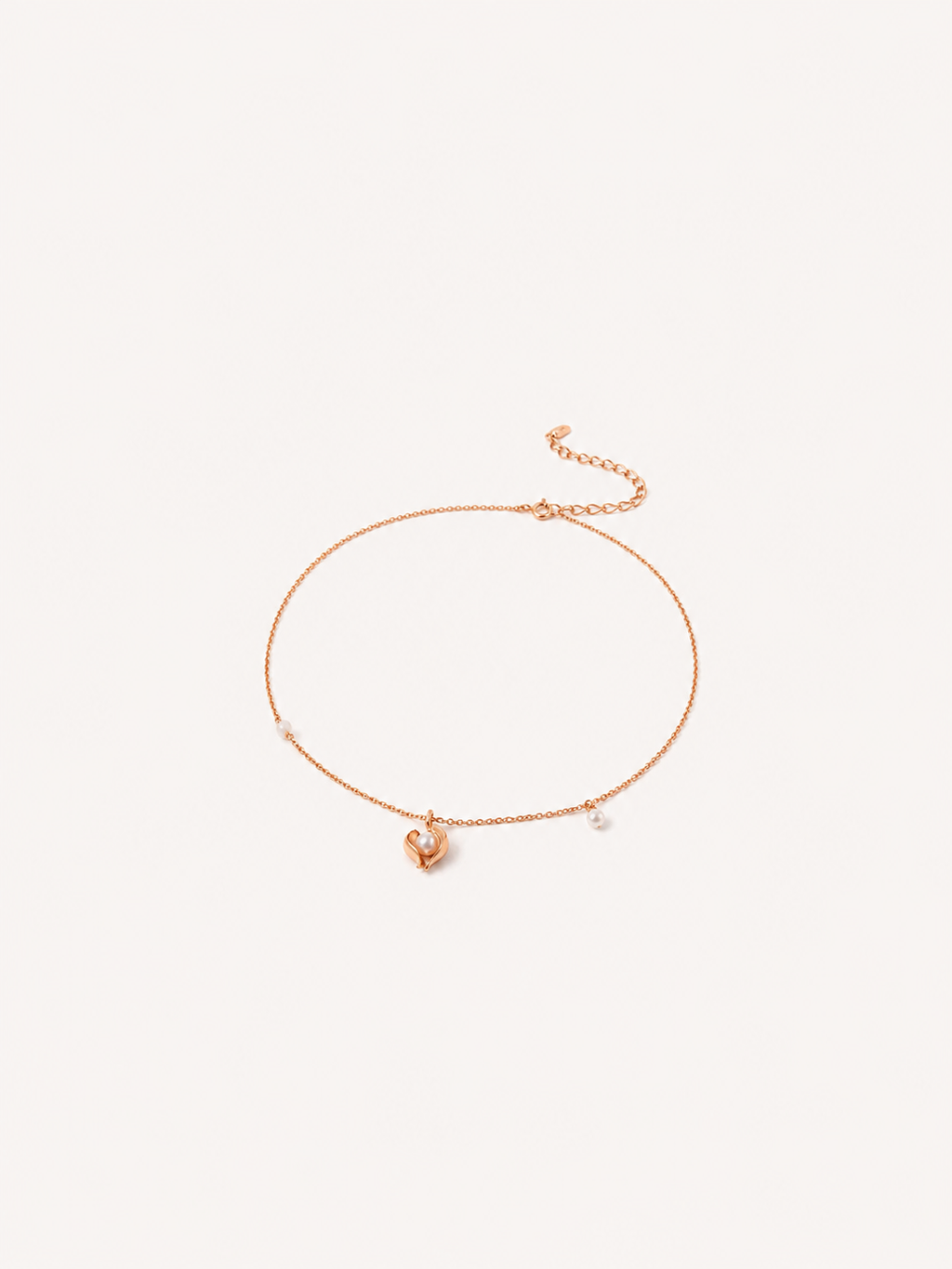 Pearl Embrace Necklace