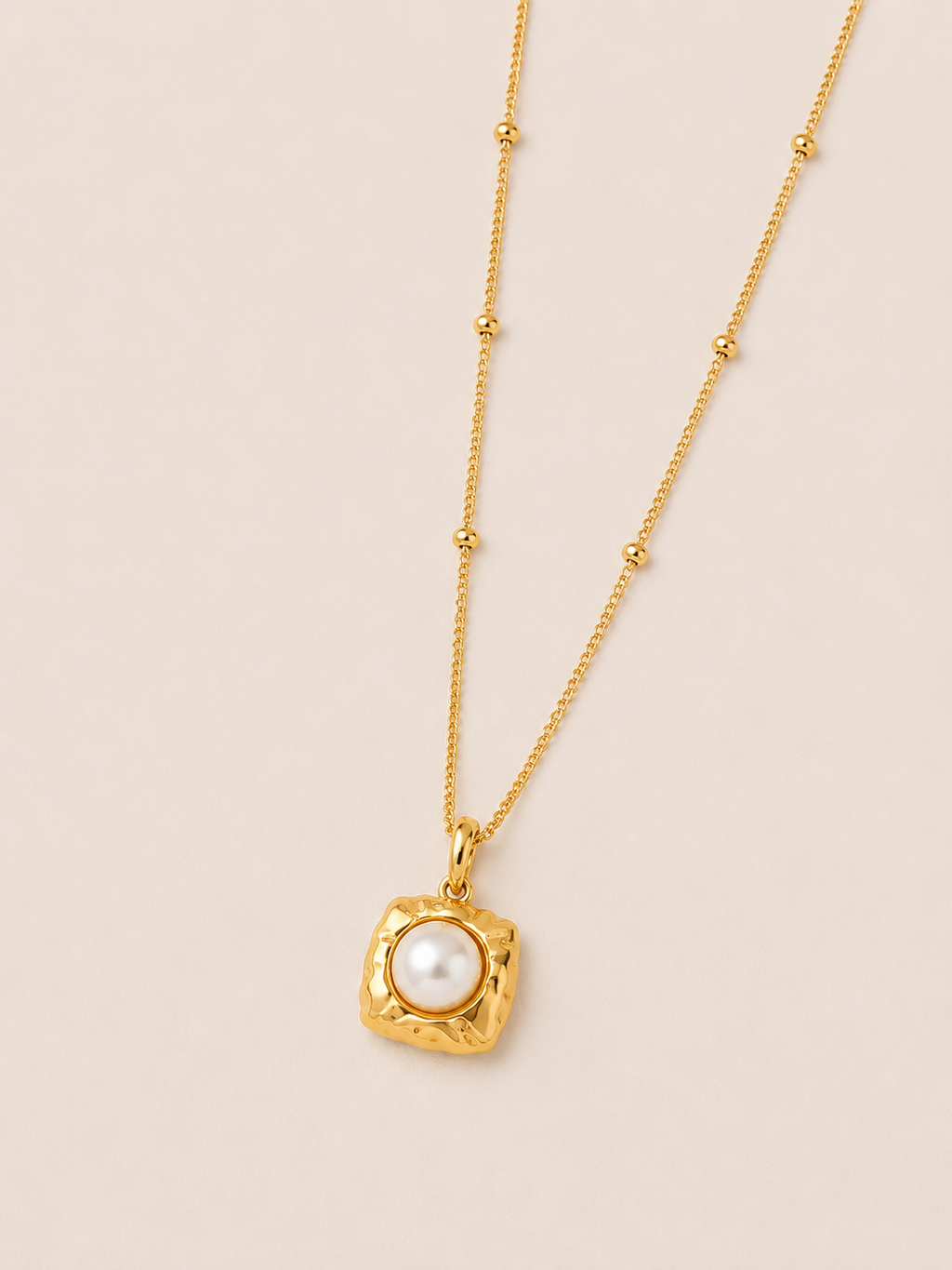 Nacre Square Pearl Necklace