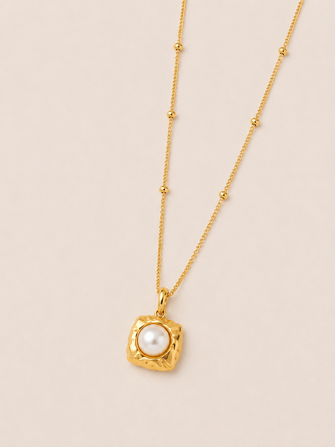 Nacre Square Pearl Necklace