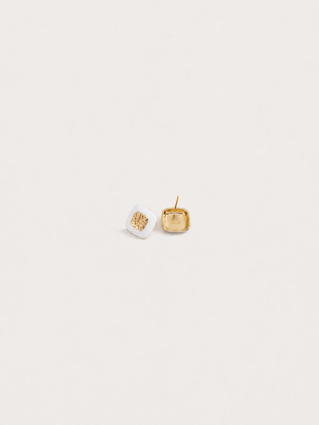 Nacre Crest Stud Earrings