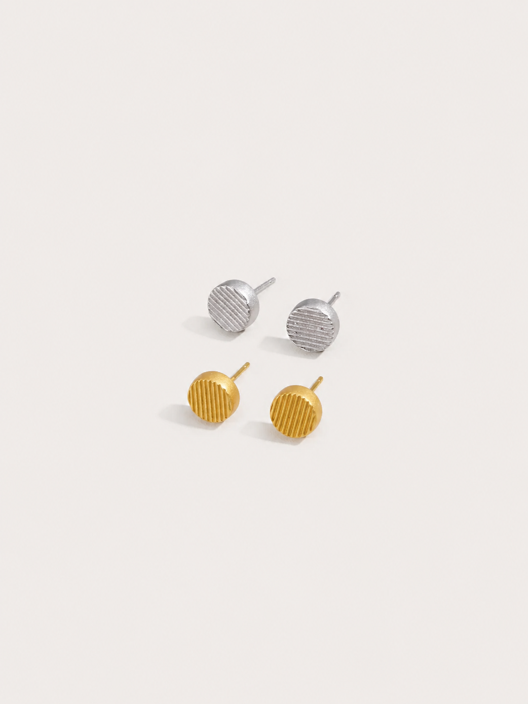 Linea Ribbed Stud Earrings