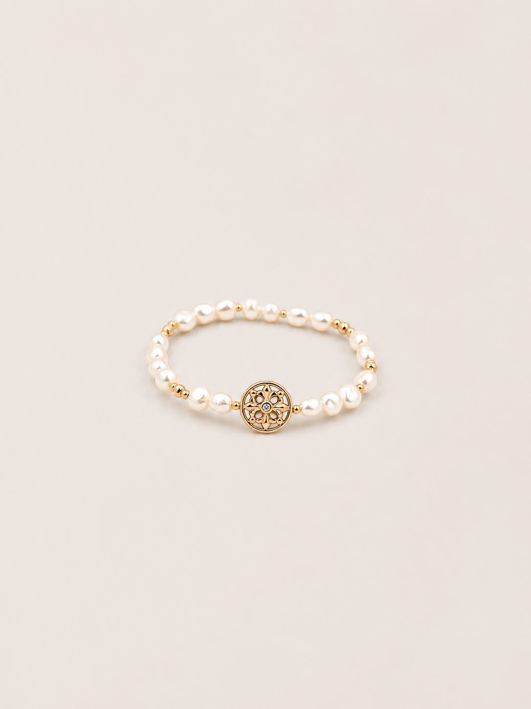 Fleur Medallion Pearl Bracelet