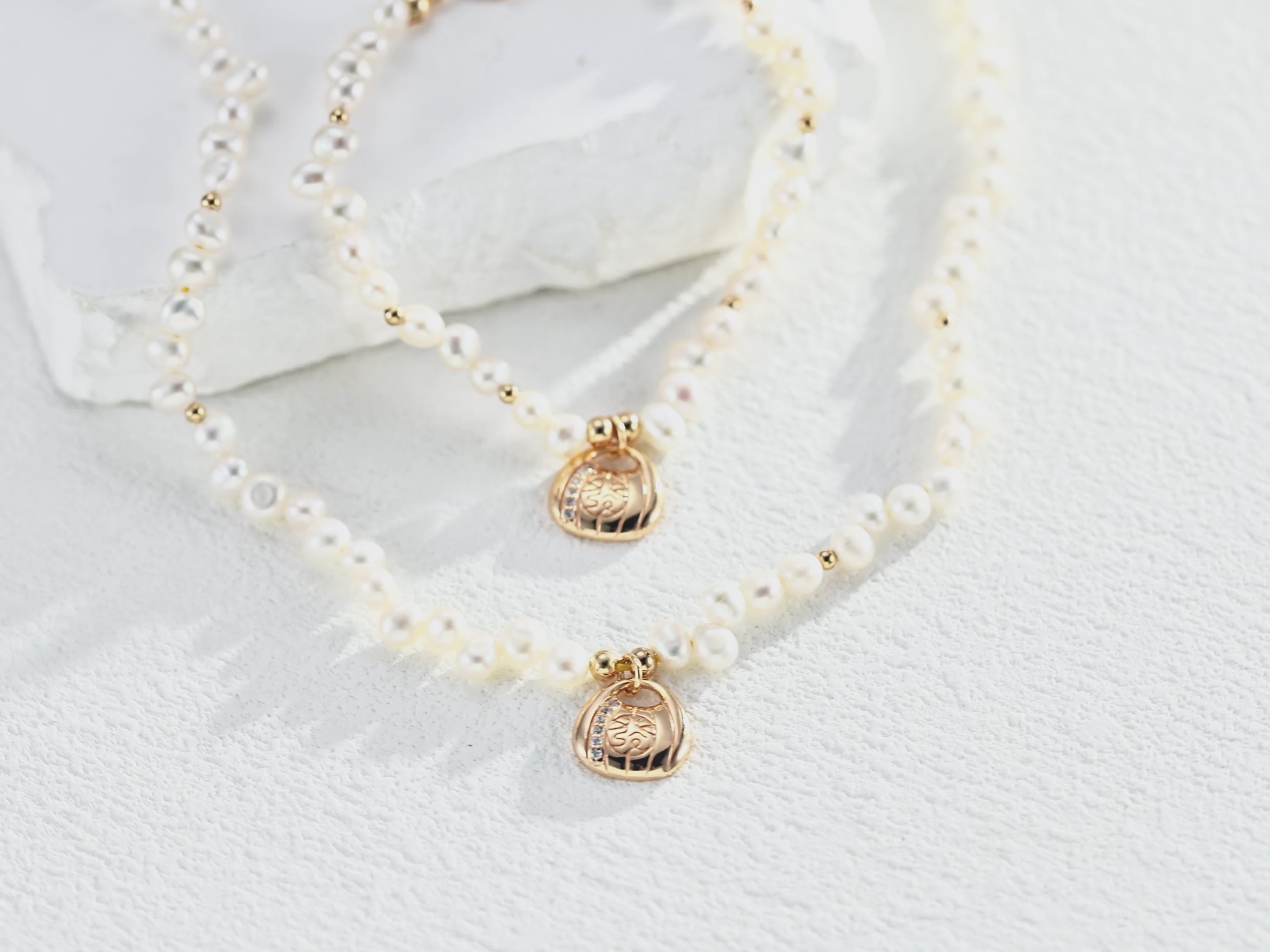 Lumi Pearl Charm Bracelet