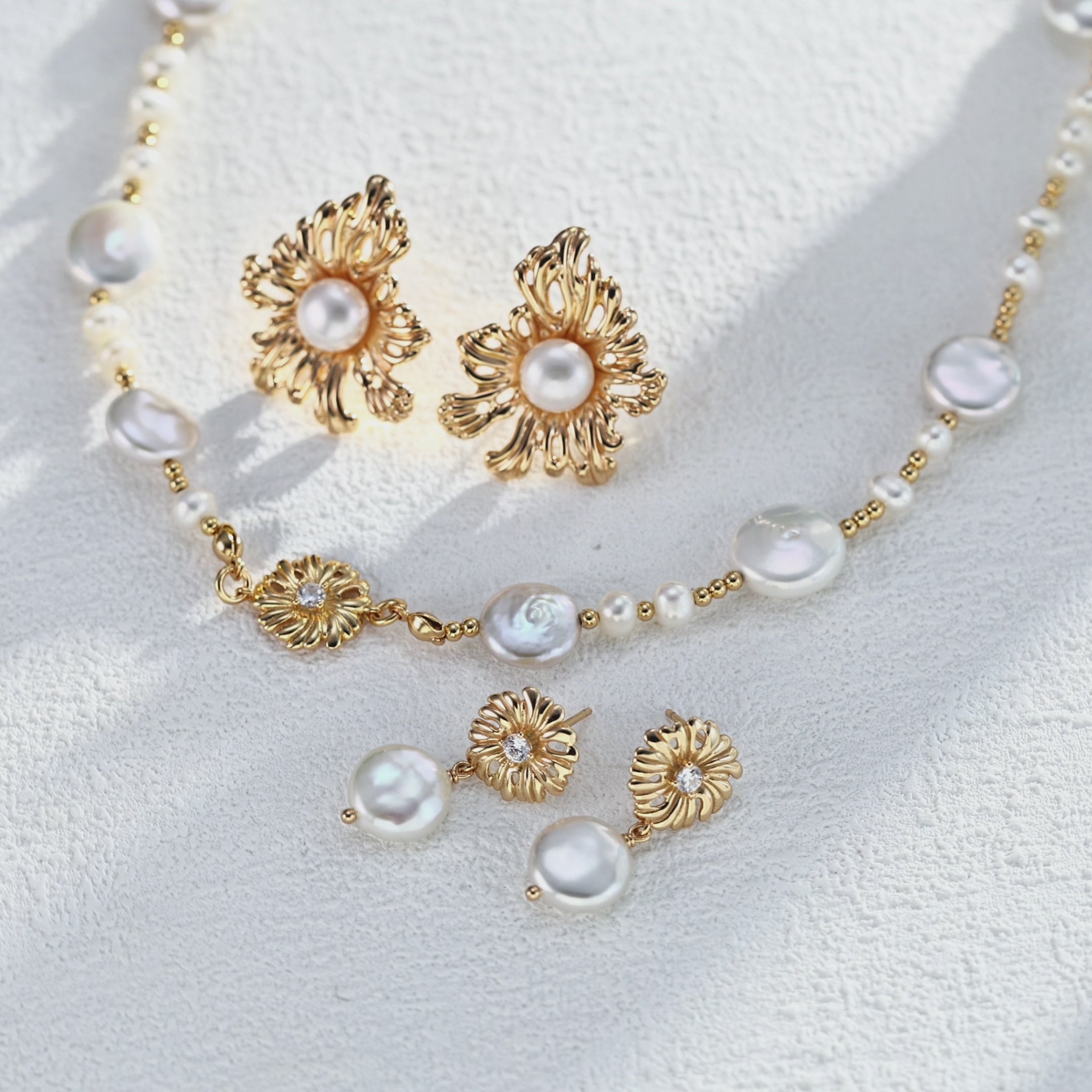 Sol Pearl Necklace