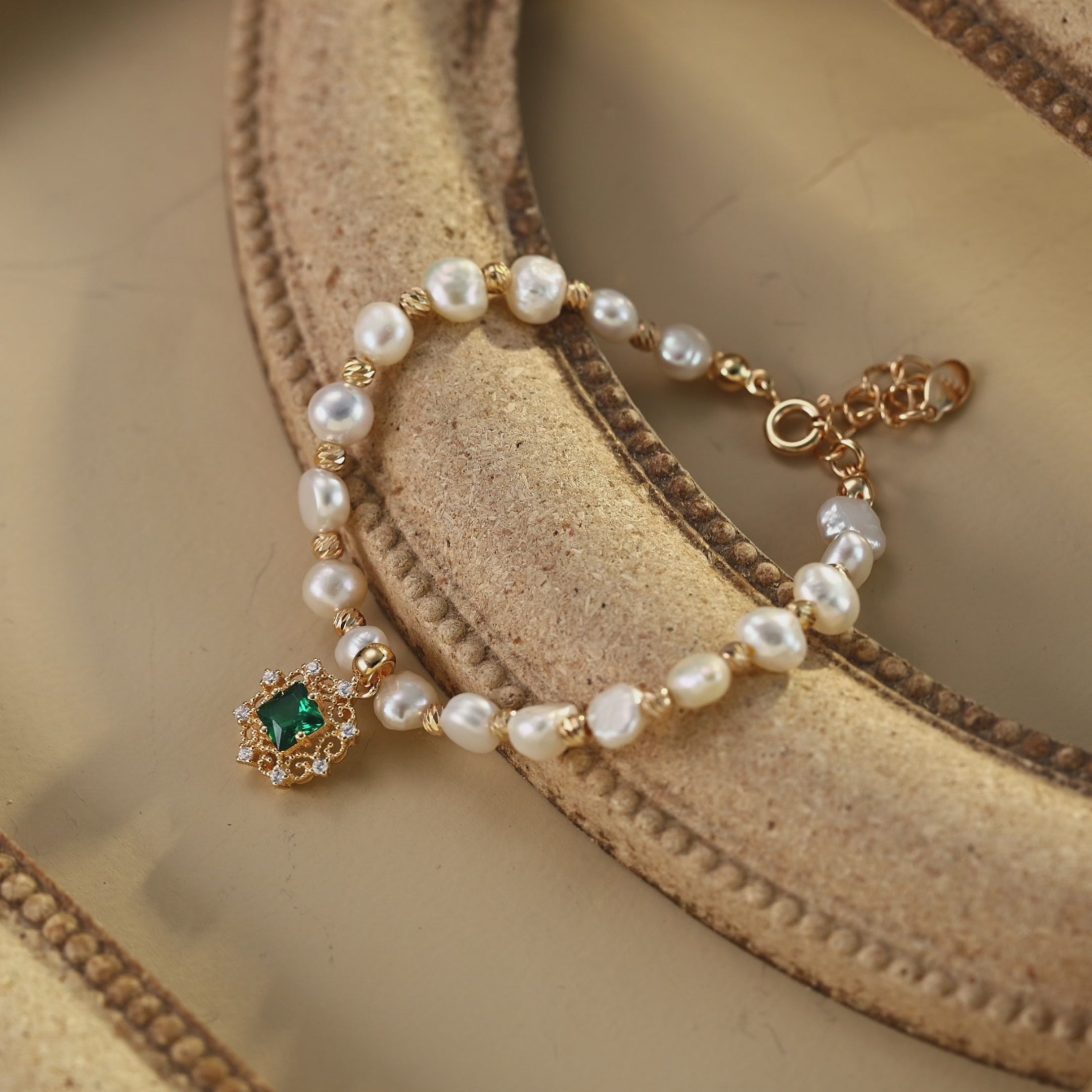 Verde Halo Pearl Bracelet