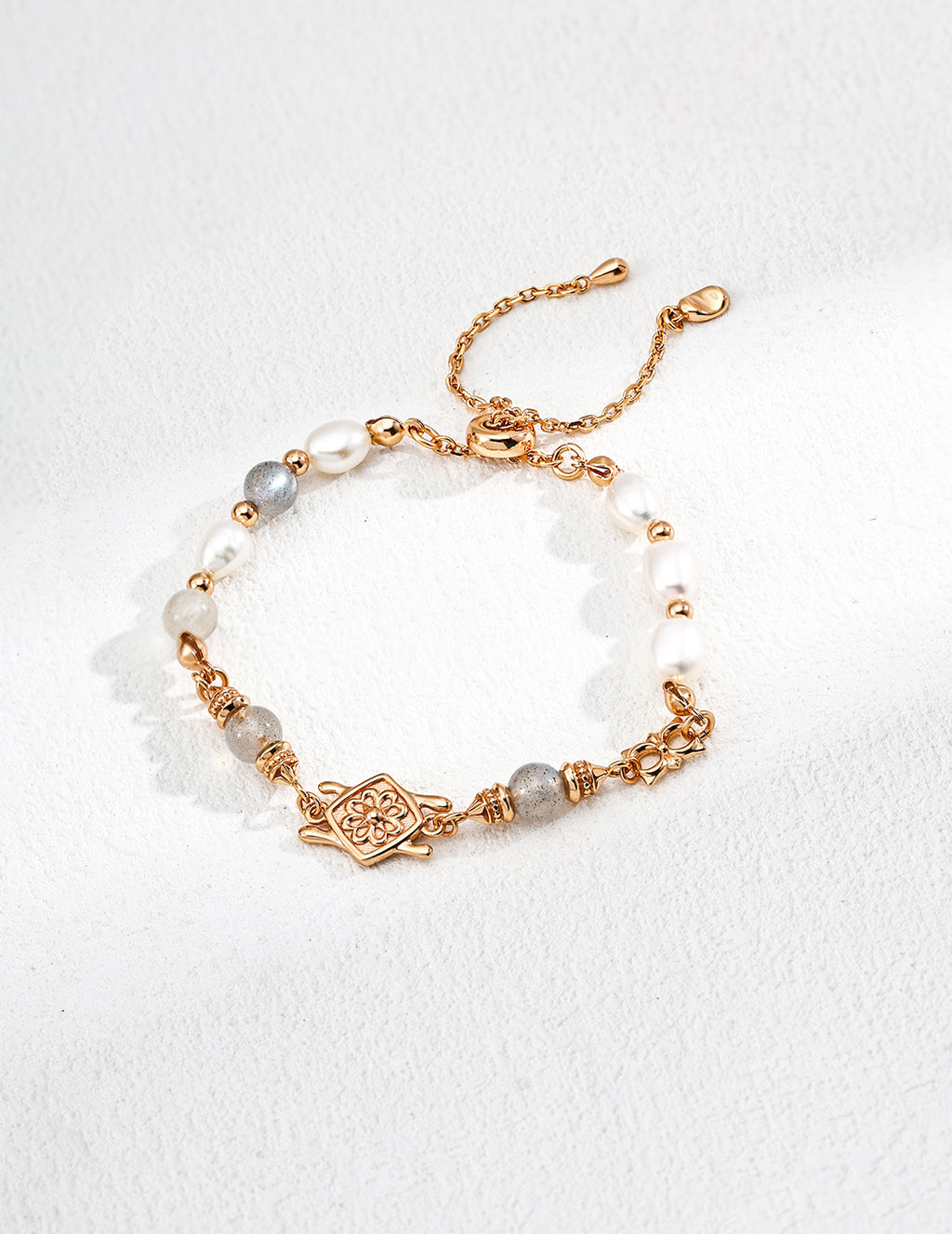 Luna Flora Pearl Bracelet