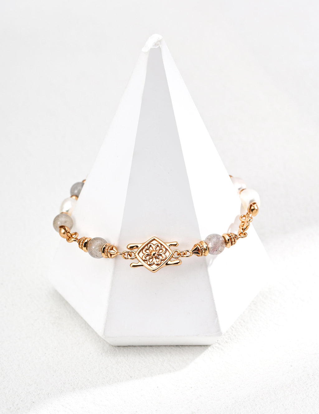 Luna Flora Pearl Bracelet