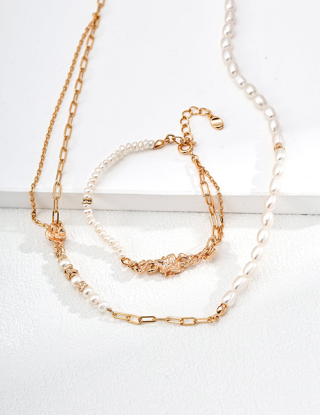 Golden Bloom Pearl Bracelet