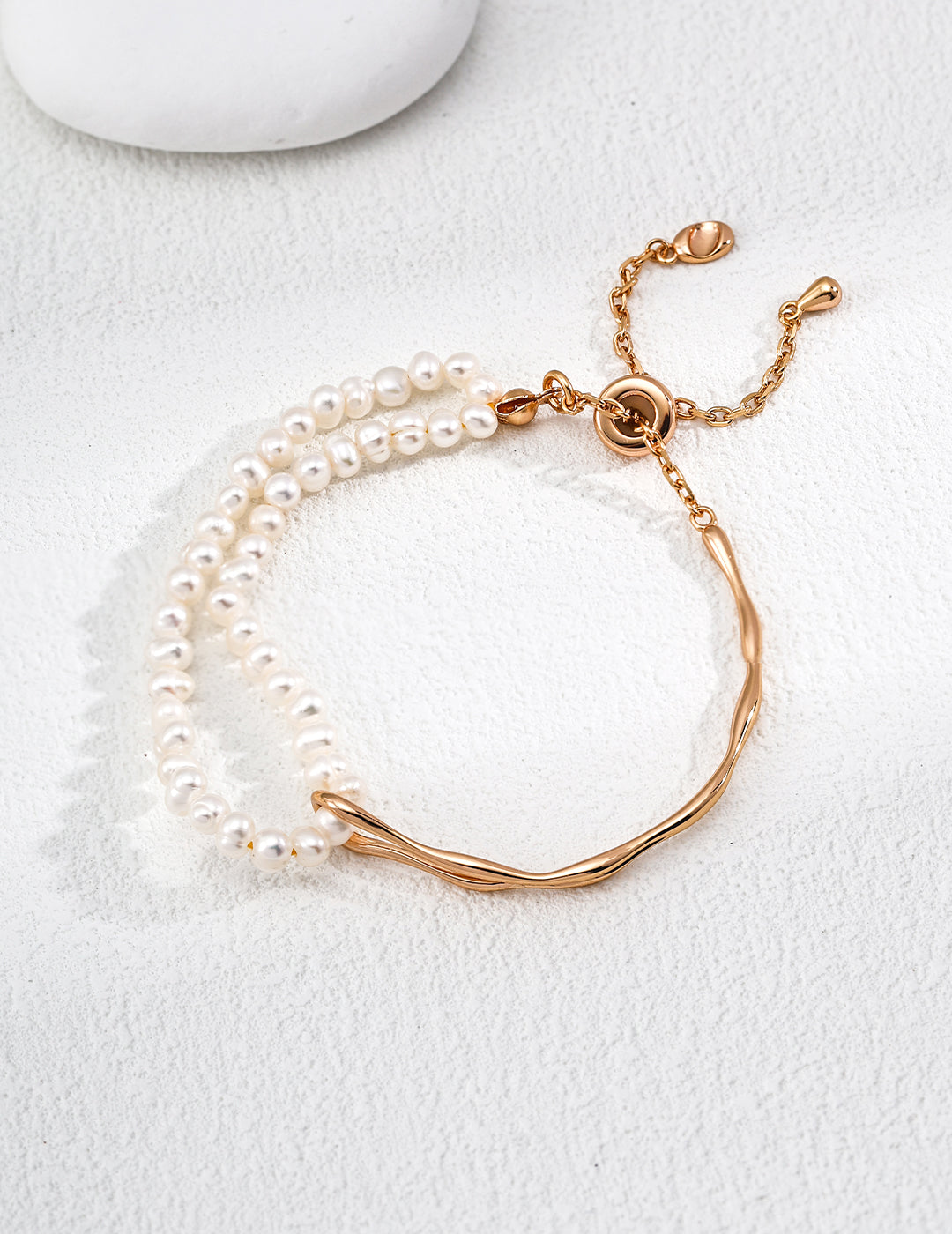 Lumi Twist Pearl Bracelet