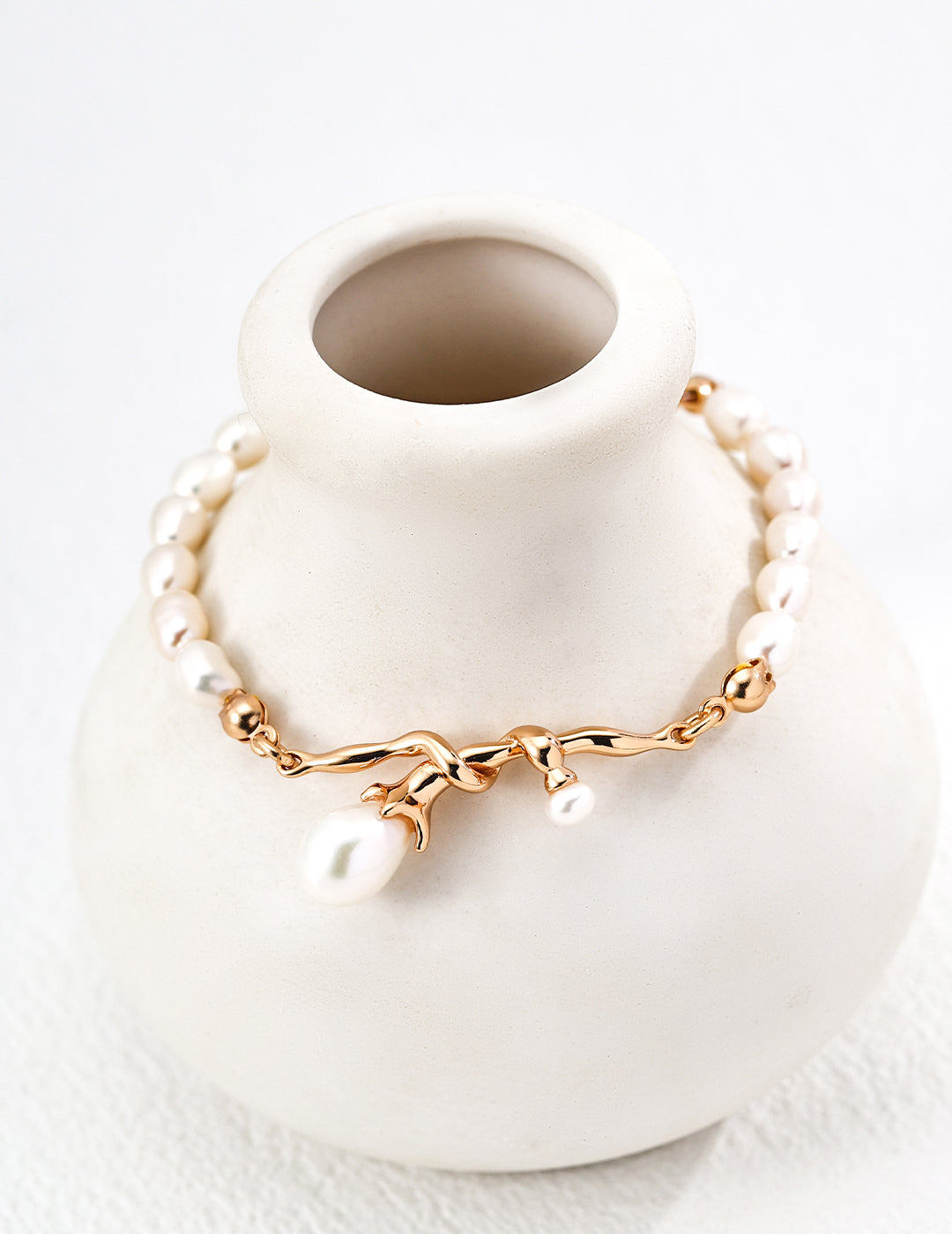 Willow Pearl Bracelet Secondary image