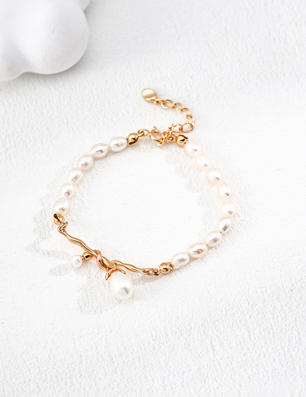 Willow Pearl Bracelet
