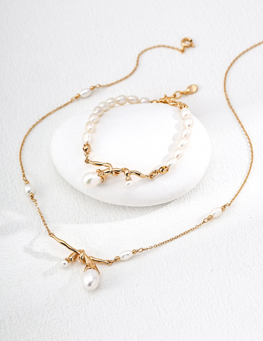 Willow Pearl Bracelet