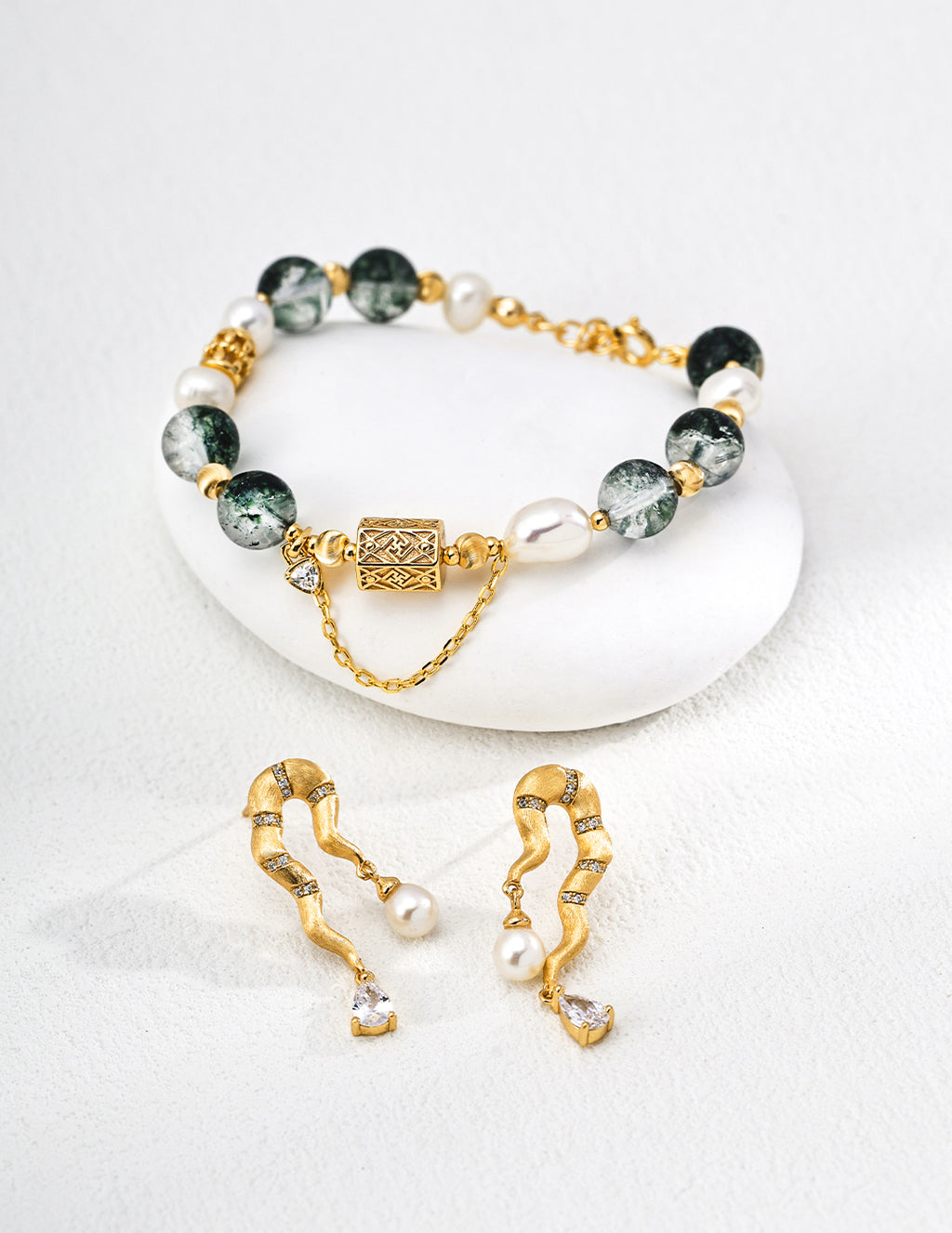 Moss Amulet Beaded Bracelet