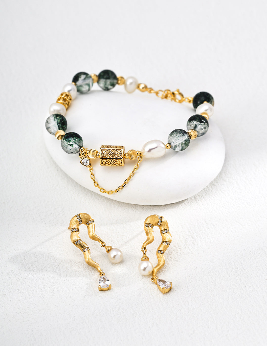 Moss Amulet Beaded Bracelet