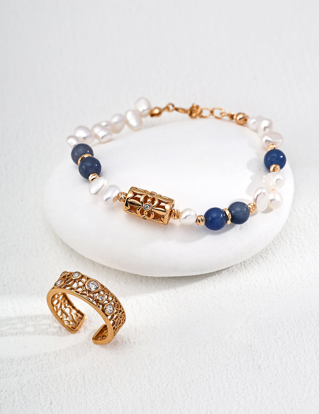 Azure Deco Pearl Bracelet