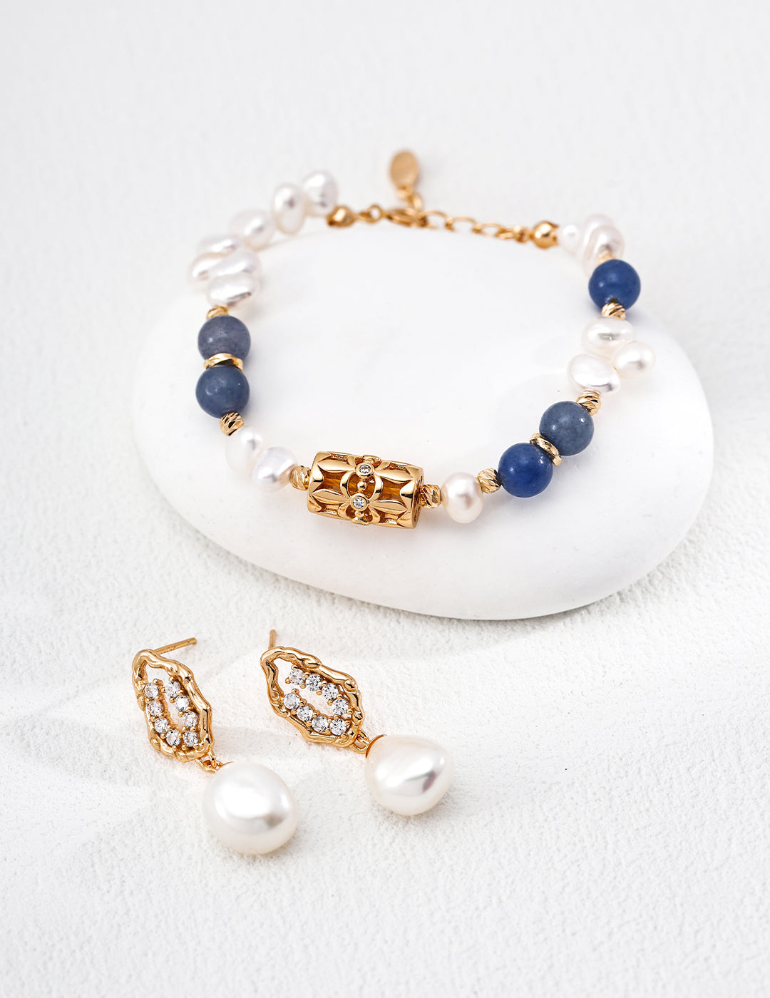 Azure Deco Pearl Bracelet