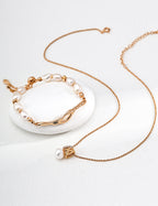Nacre Flow Pearl Bracelet