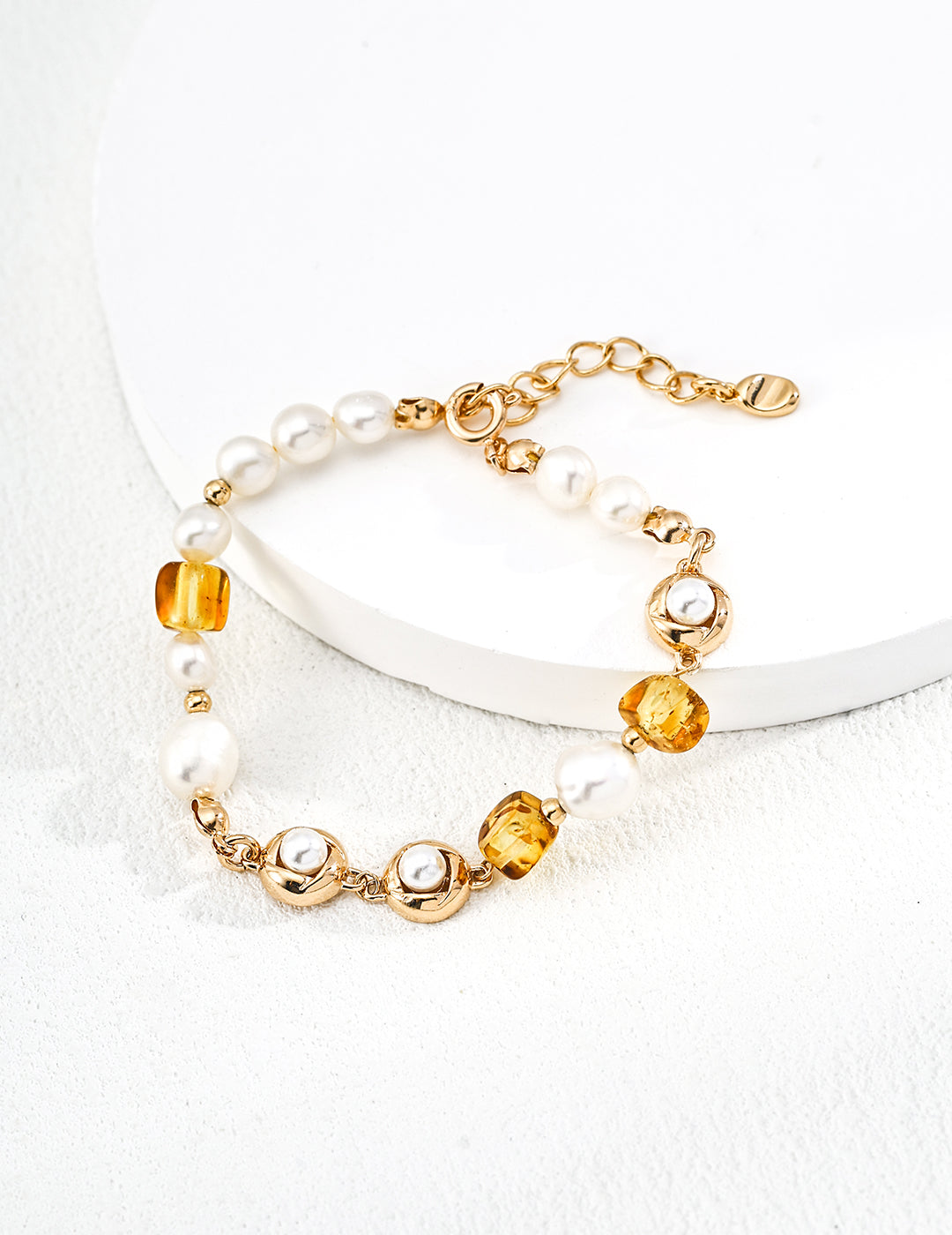 Miel Pearl Beaded Bracelet Secondary image