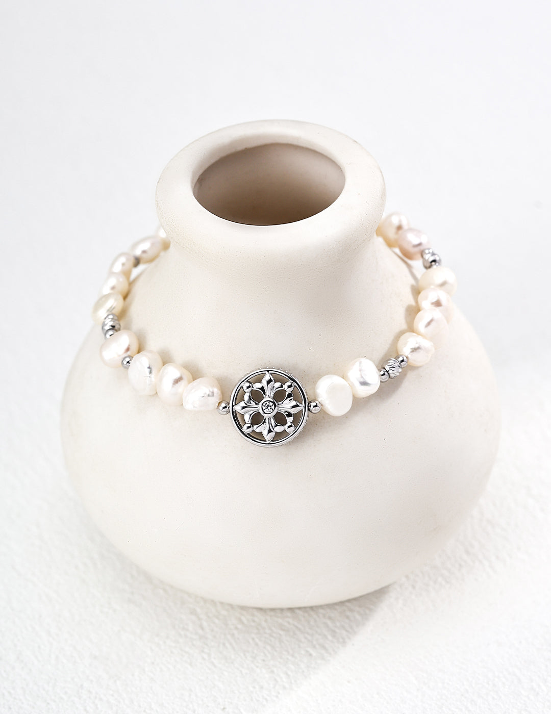 Fleur Medallion Pearl Bracelet