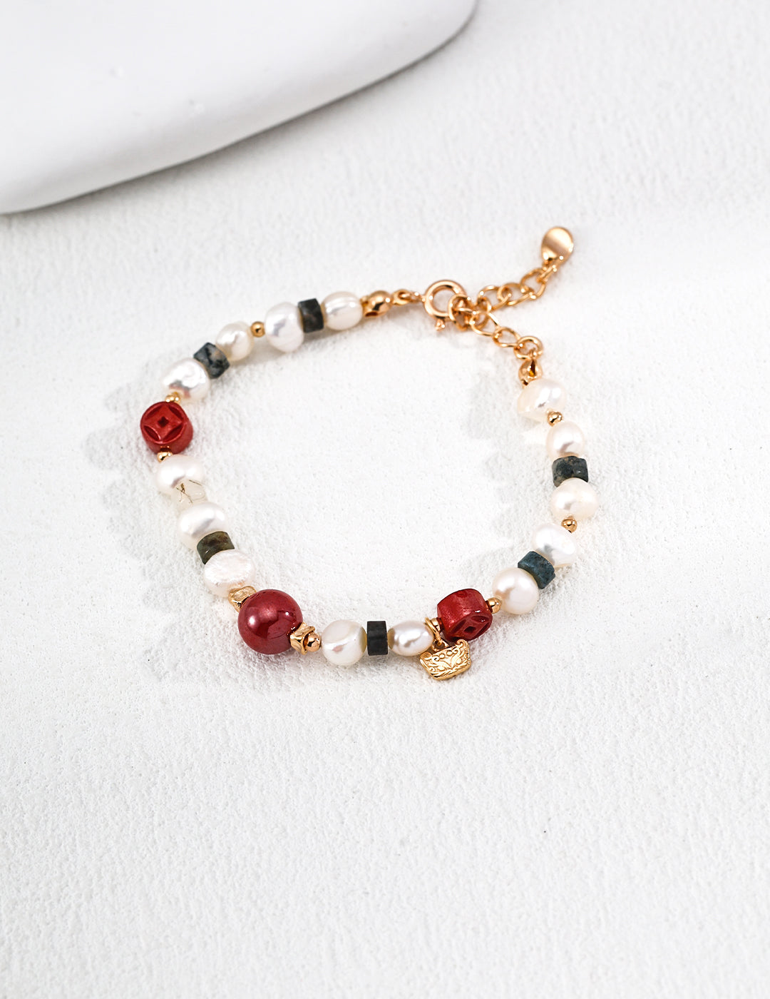 Rouge Noir Pearl Bracelet