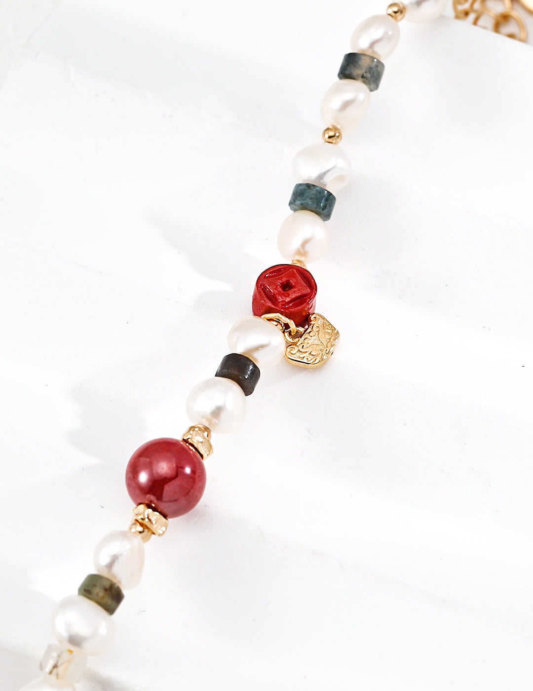 Rouge Noir Pearl Bracelet Secondary image