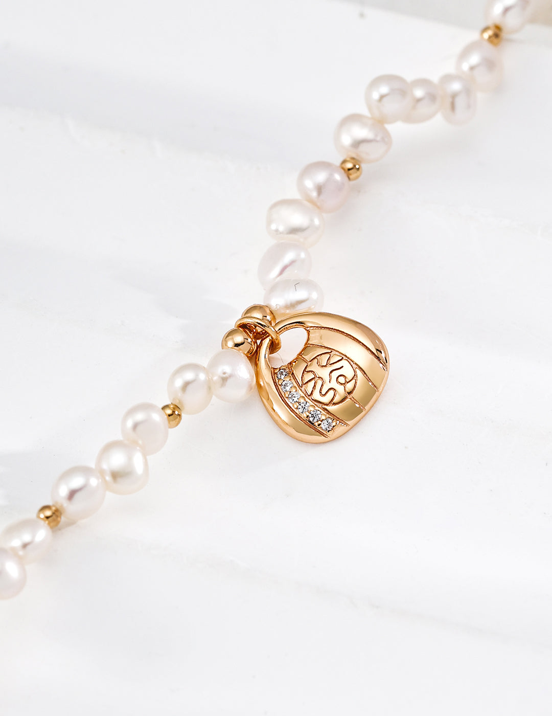 Lumi Pearl Charm Bracelet