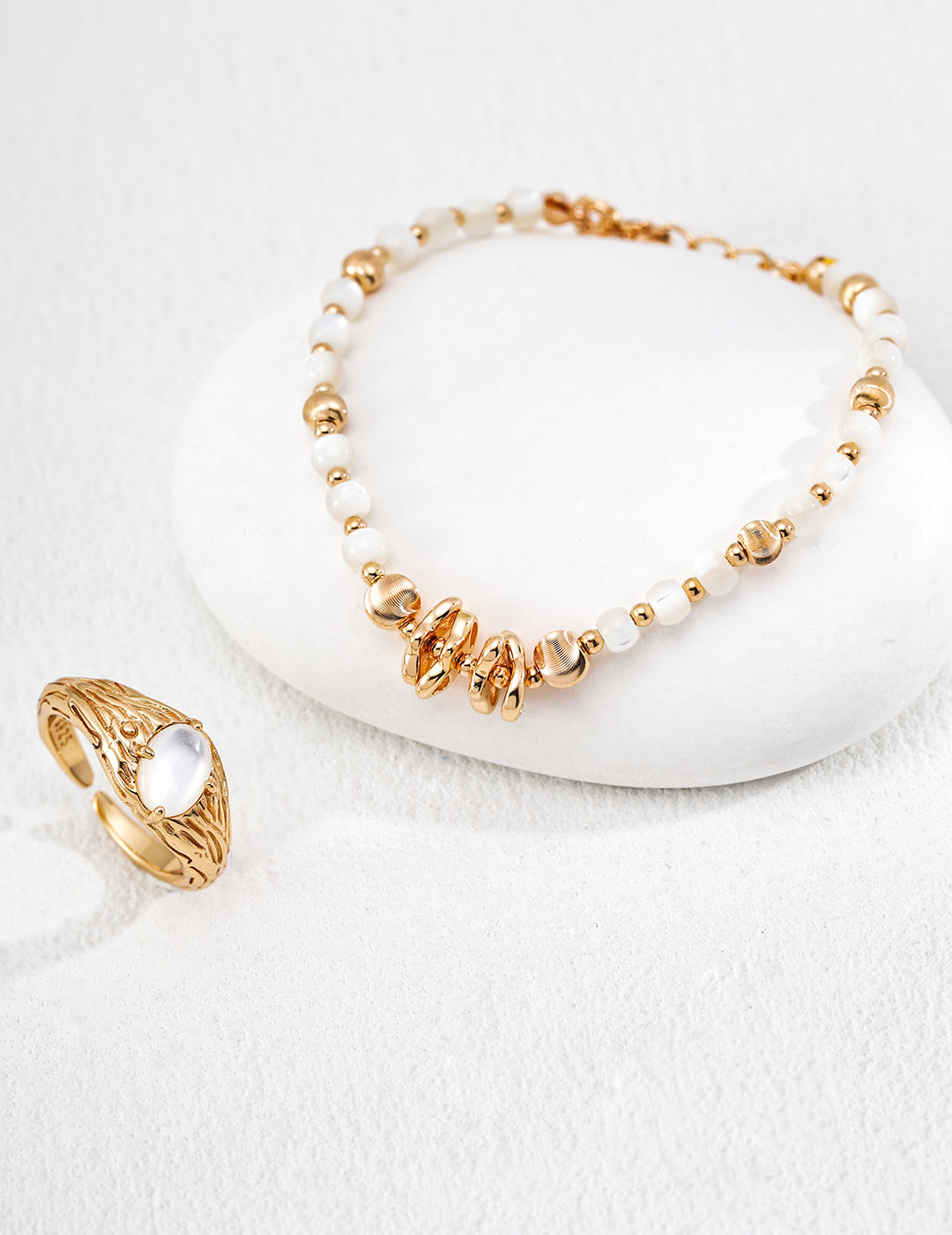 Nacre Flow Beaded Bracelet