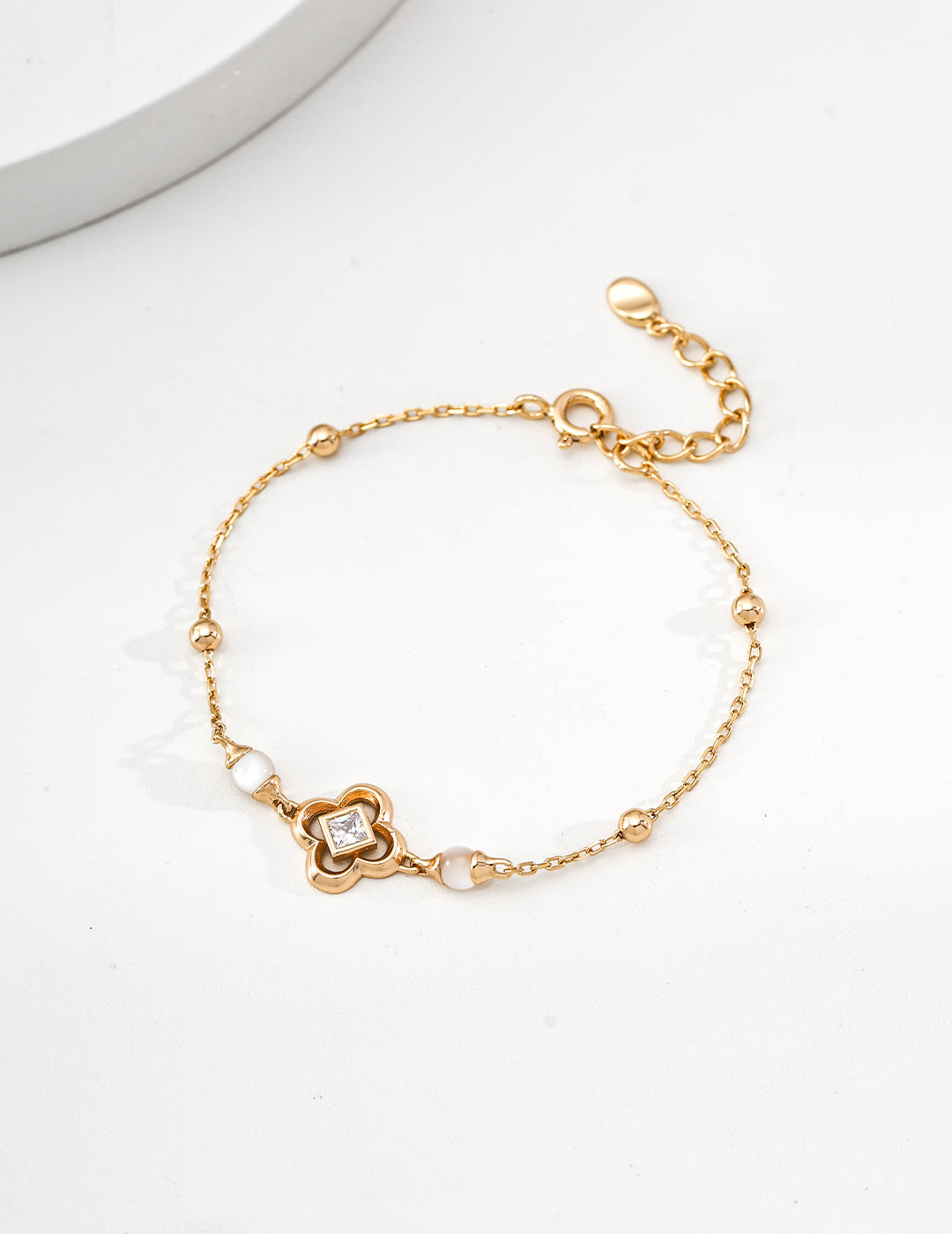 Fleur Pearl Chain Bracelet Secondary image