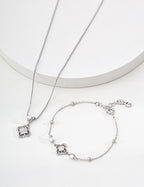 Fleur Pearl Chain Bracelet