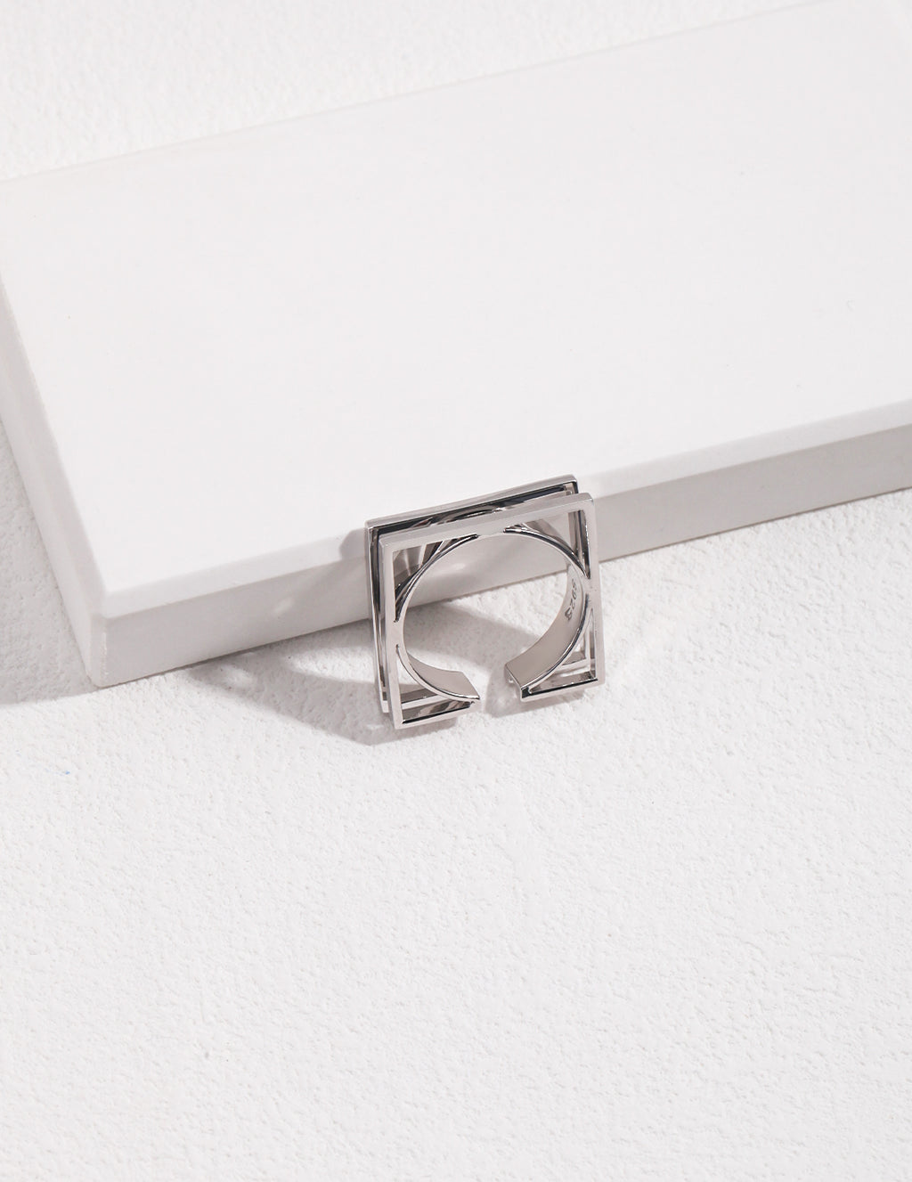 Lumi Frame Open Ring