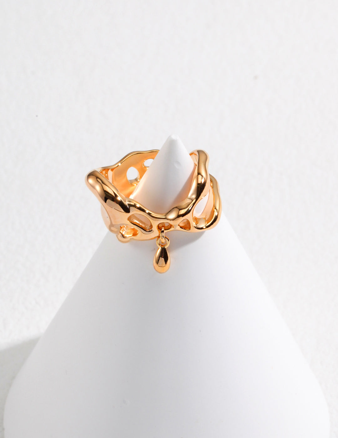 Mira Droplet Ring