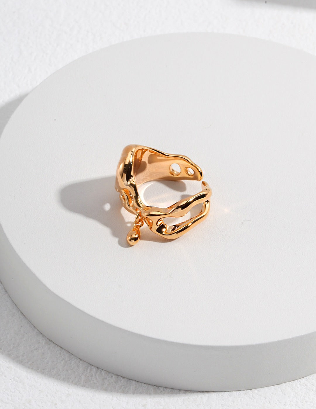 Mira Droplet Ring