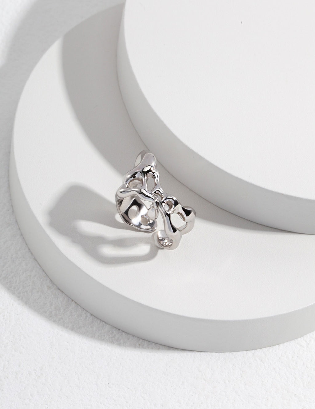 Mira Droplet Ring
