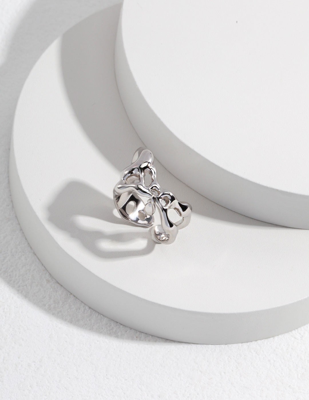 Mira Droplet Ring