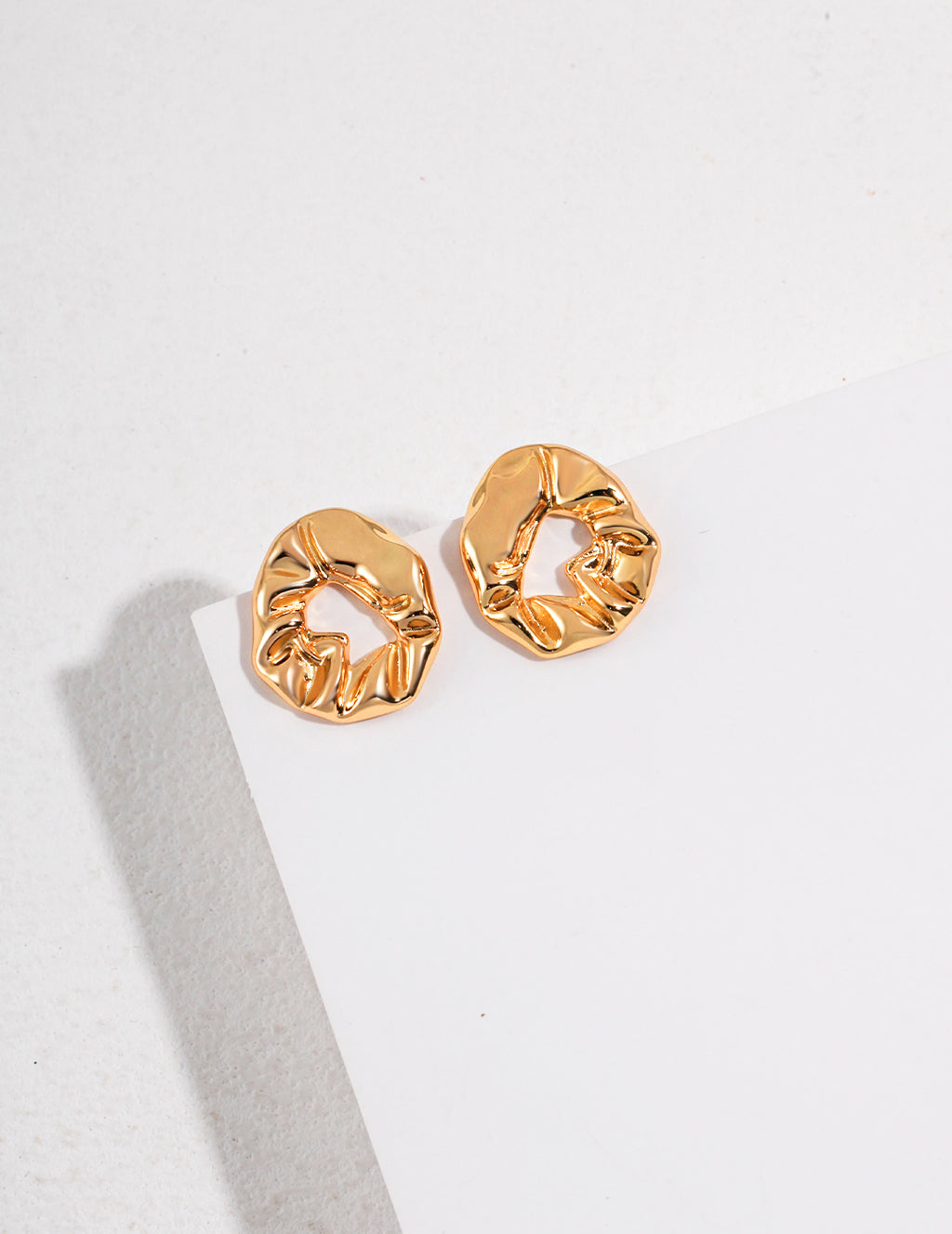Mira Sculpt Stud Earrings