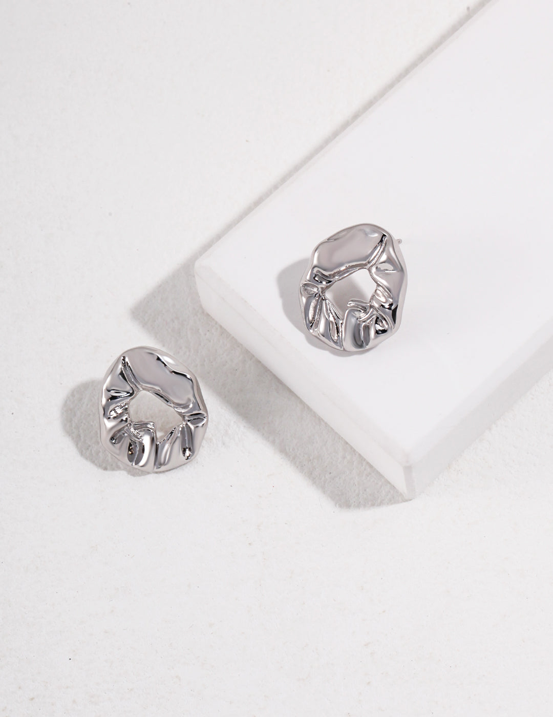 Mira Sculpt Stud Earrings