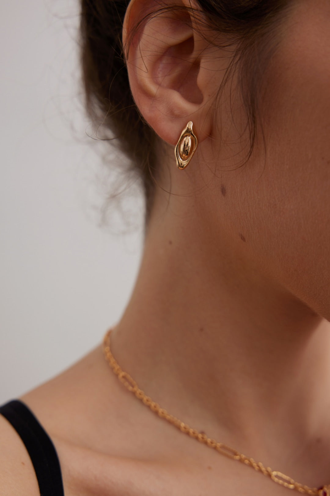 Mira Oval Stud Earrings