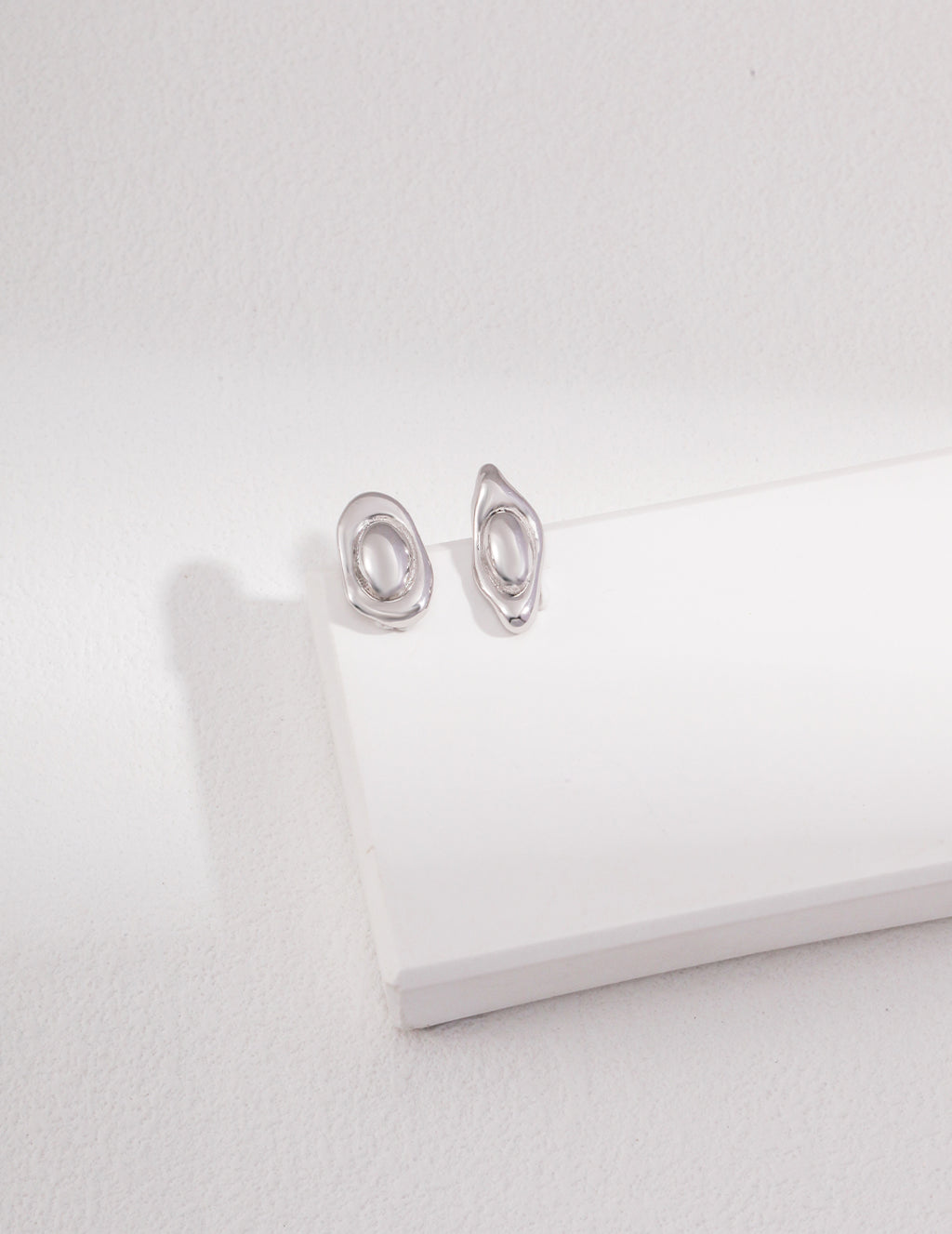 Mira Oval Stud Earrings