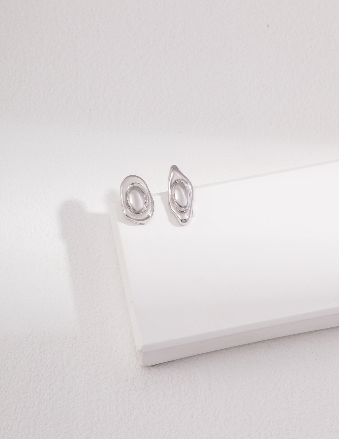 Mira Oval Stud Earrings