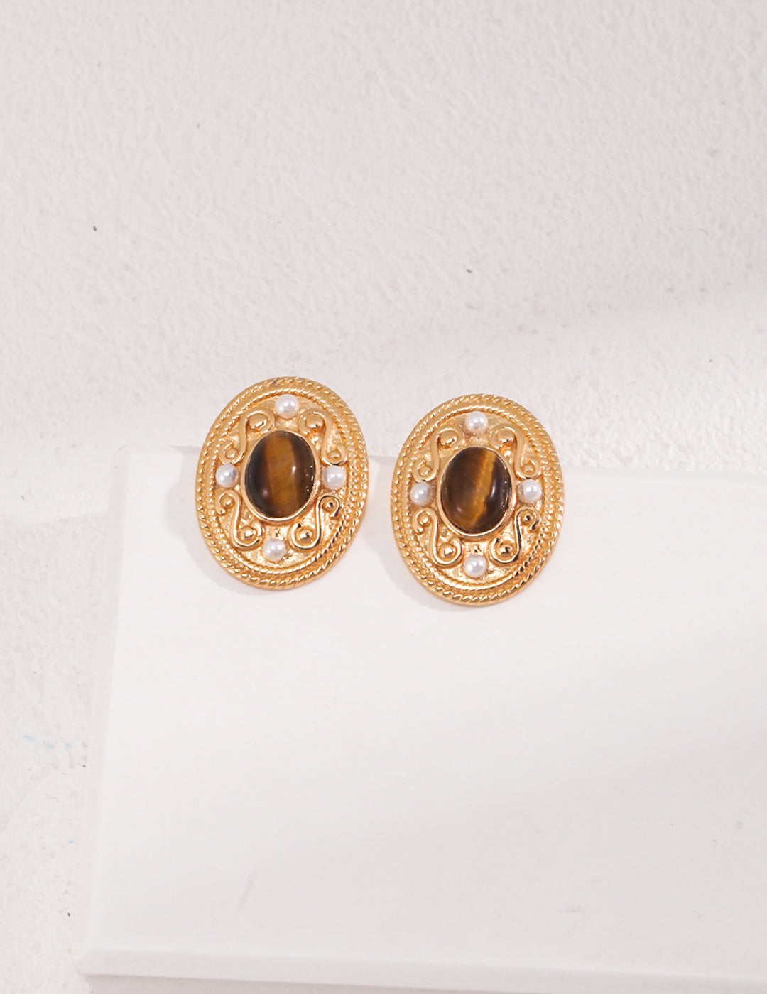 Sienna Pearl Stud Earrings Secondary image