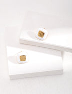 Nacre Crest Stud Earrings