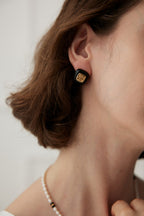 Nacre Crest Stud Earrings