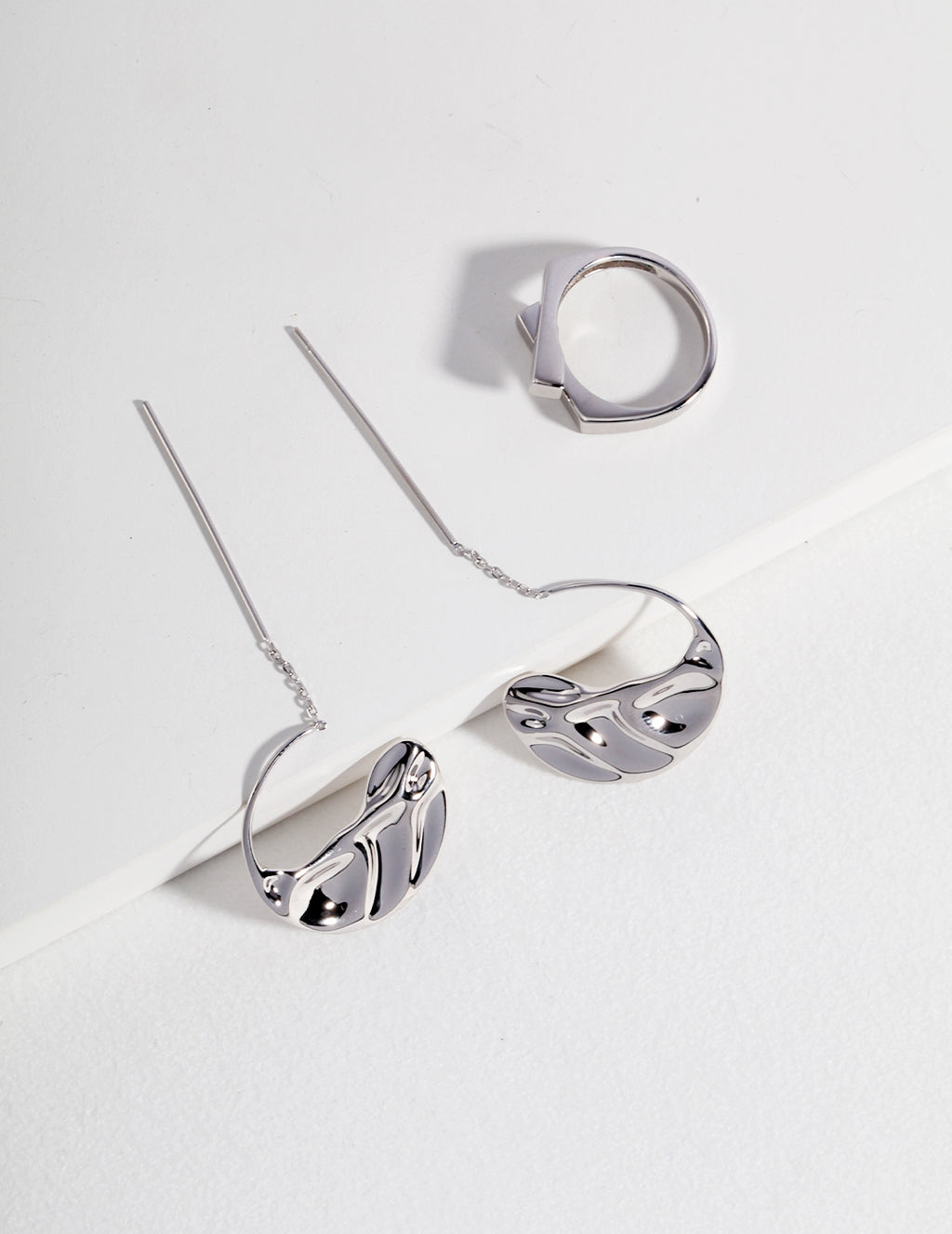 Linea Fold Ring
