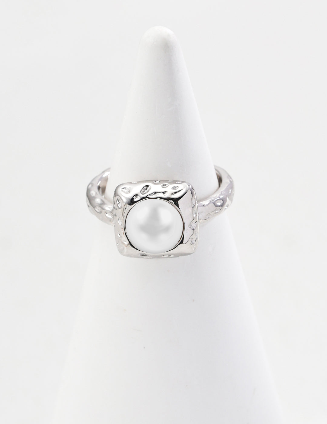 Elara Hammered Pearl Open Ring