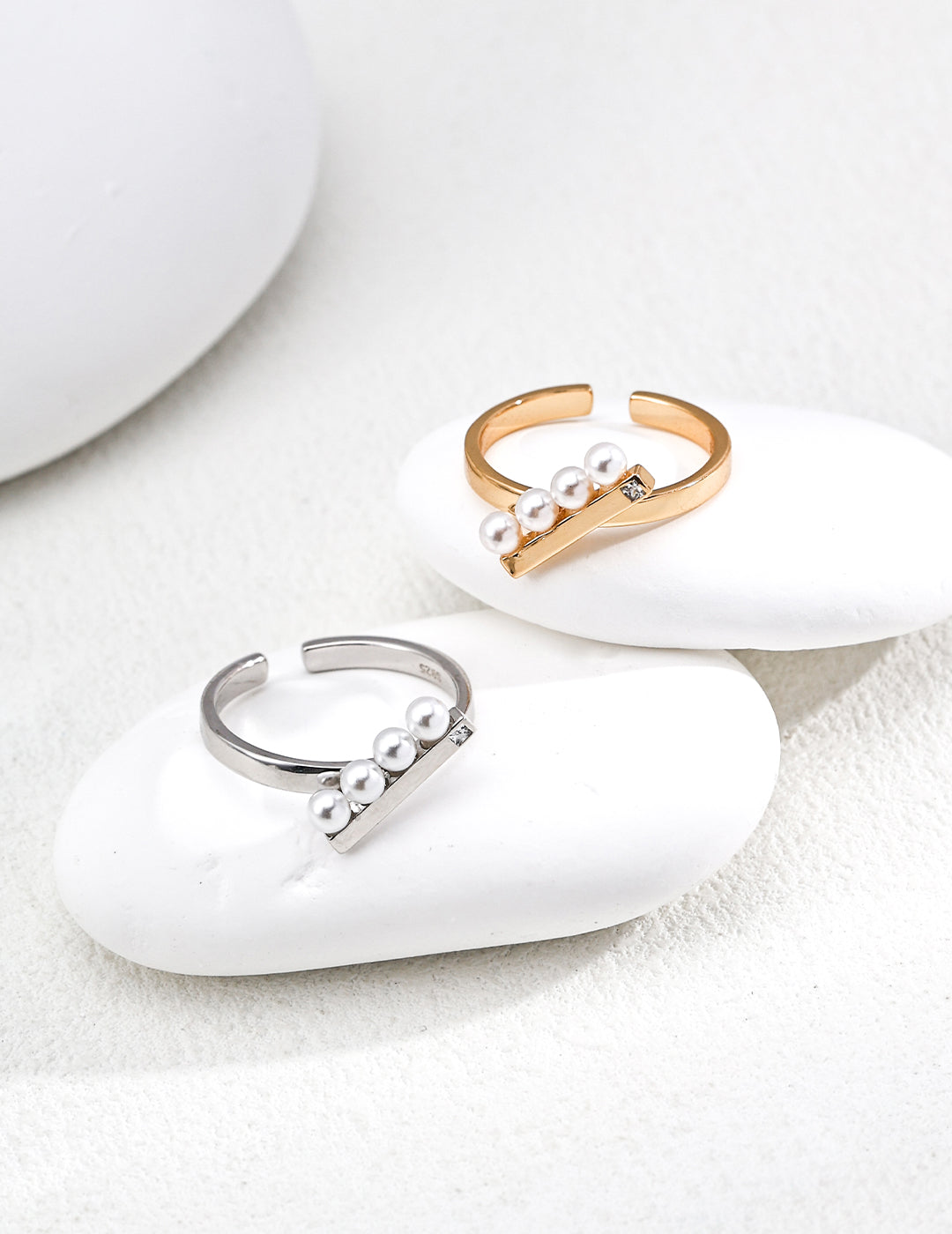 Luna Pearl Bar Open Ring