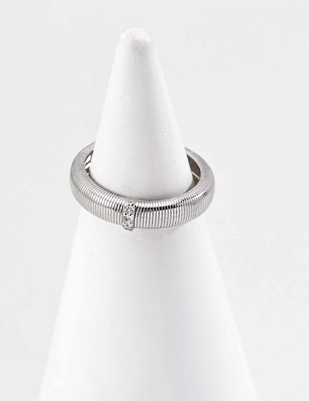 Lumi Ribbed Cuff Ring