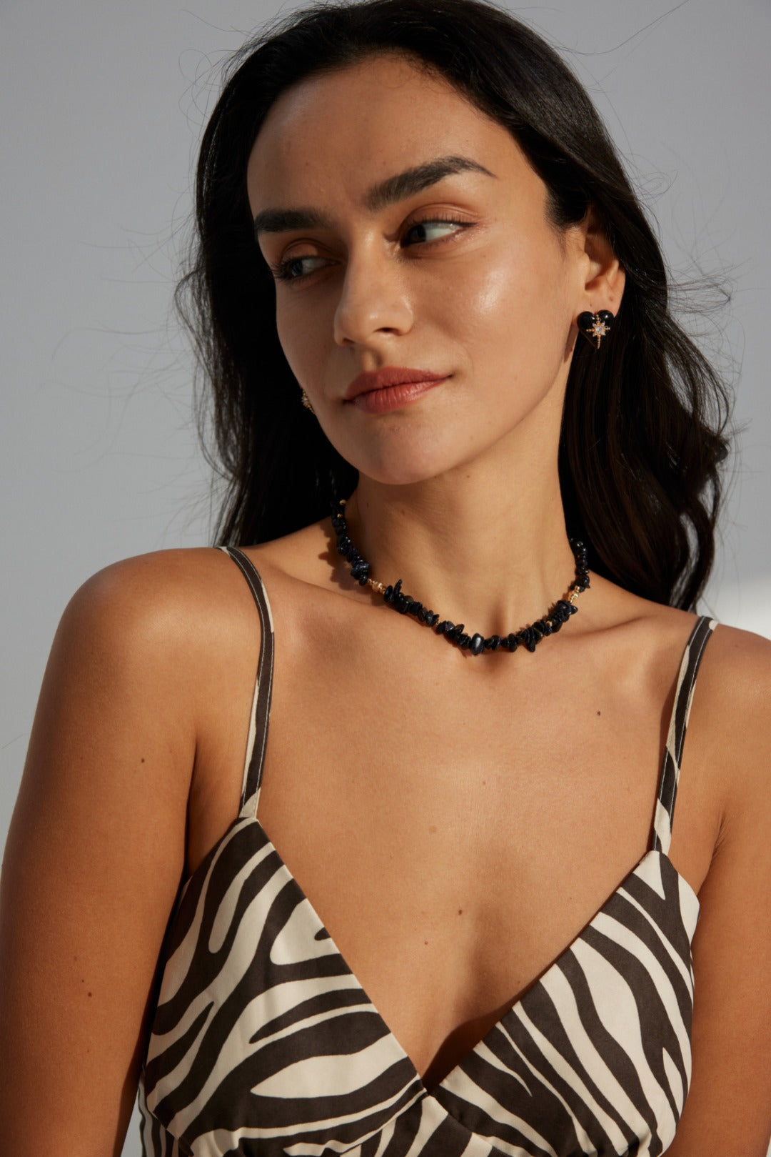 Noir Pebble Pearl Necklace