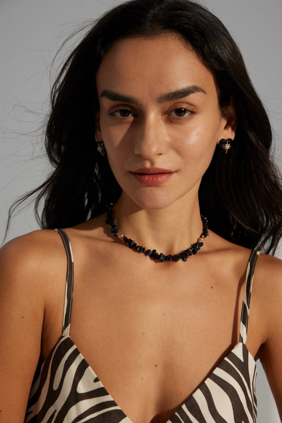 Noir Pebble Pearl Necklace
